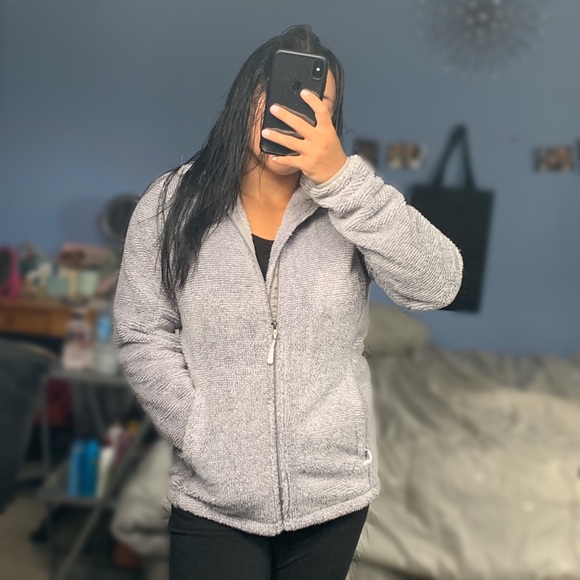 SOLD✨Women’s north face zip up - super soft! - Picture 5 of 5